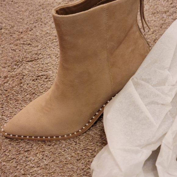 Steve Madden Aquarius Tan Suede 